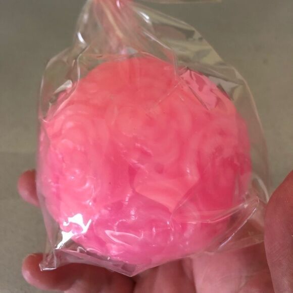 NWOT: Rose Ball Candle - Picture 5 of 5